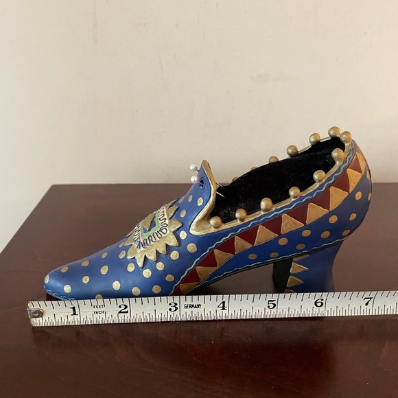 VTG pincushion is in ceramic Victorian shoe - Picture 5 of 8